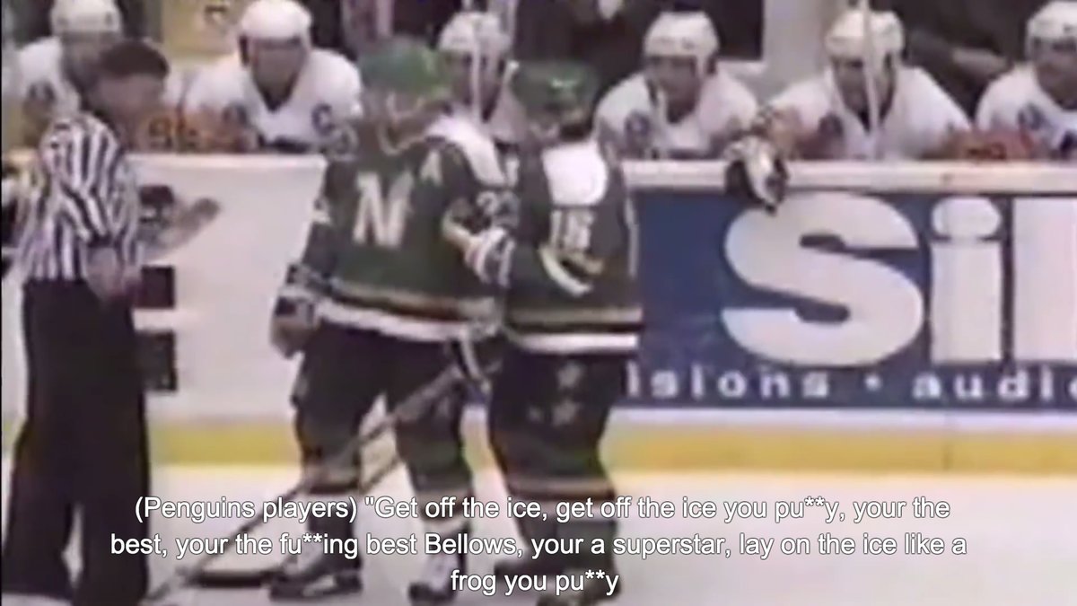 Brian Bellows i gamla North Stars trashtalkas av.. är det Bryan Trottier? Är det bara jag som får sjukt sköna minnen från NHL 94 på Sega nu? 